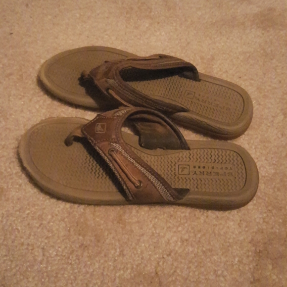 boys sperry flip flops